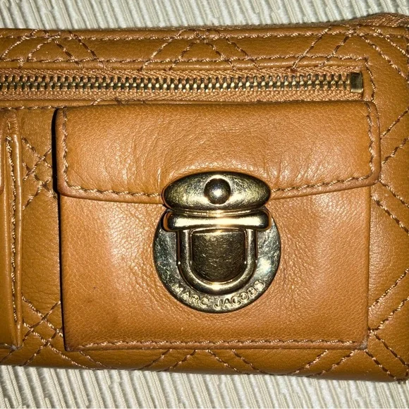 Marc Jacobs Caramel Leather Wallet with Gold Accents - Picture 2 of 4